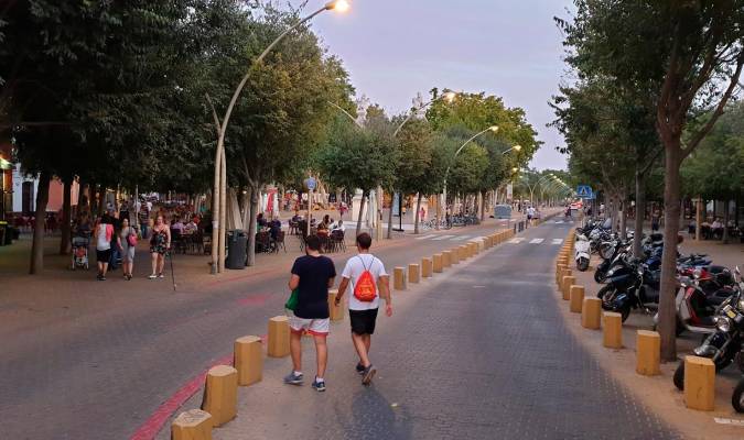 Hotel con restaurante y piscinas donde estaba el cine Alameda
